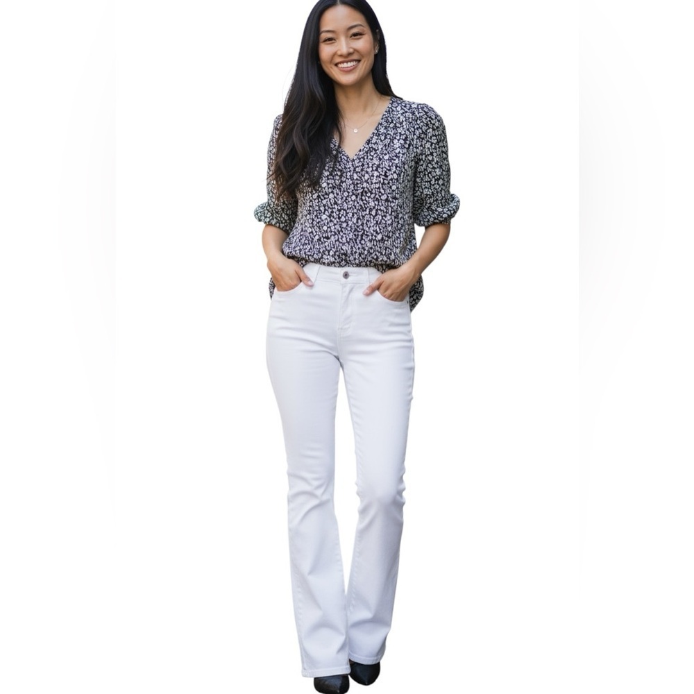 HUDSON DENIM White Bootcut Jeans in White Size 27 spring denim pant slight flare